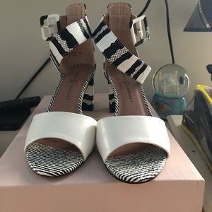 Chinese Laundry Rumor Sandle